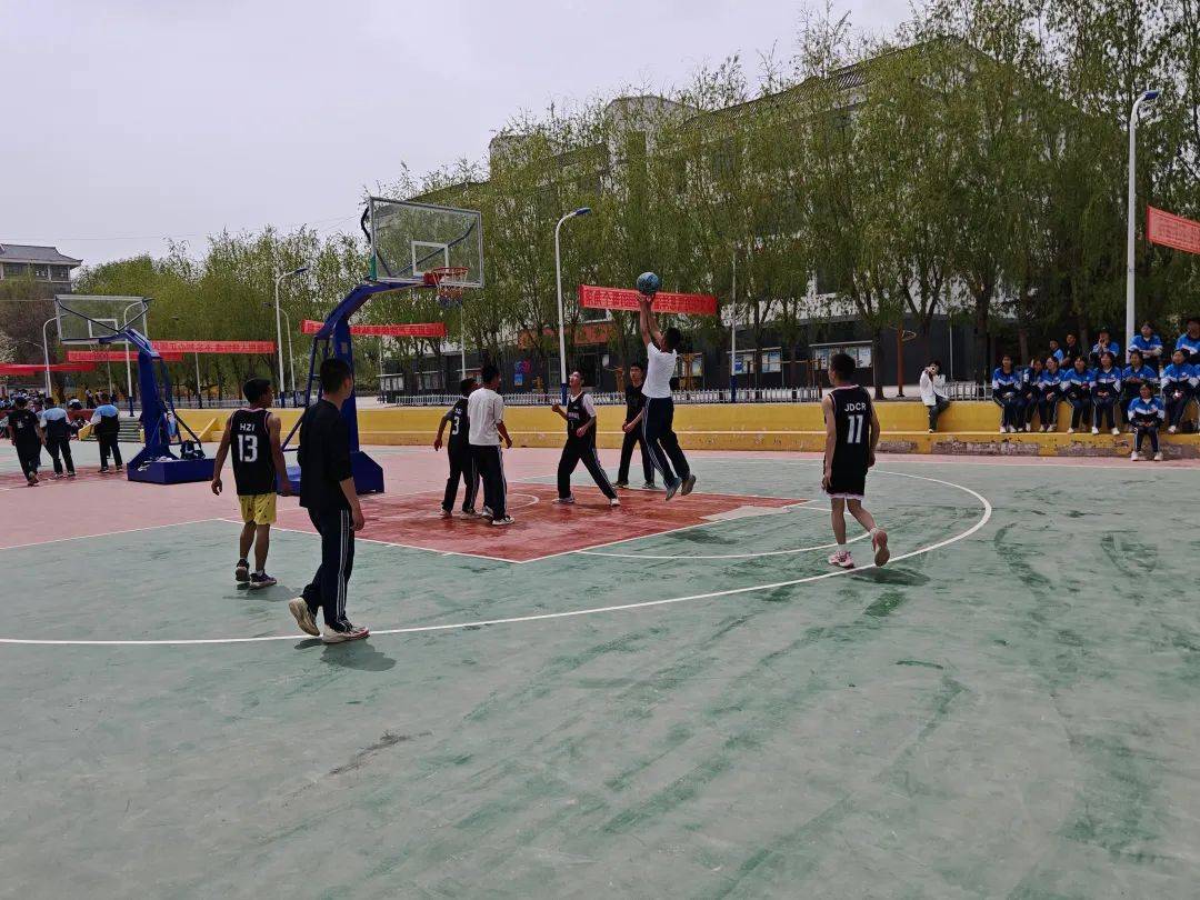 关于篮球联赛中出现惊心动魄的绝杀一战的信息